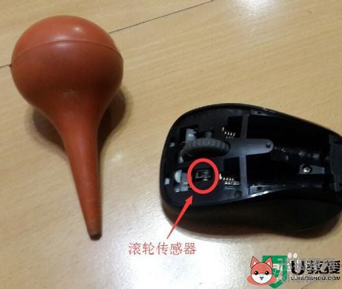 鼠标滚轴上下乱滚怎么回事_鼠标滑轮上下滚动错乱的修复教程